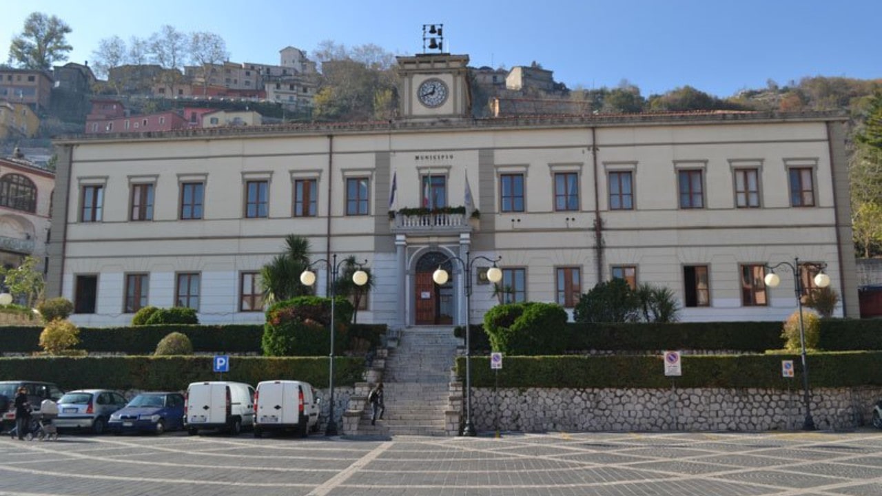 Mercogliano, allarme furti. D'Alessio: "Chiudete portoni e finestre"