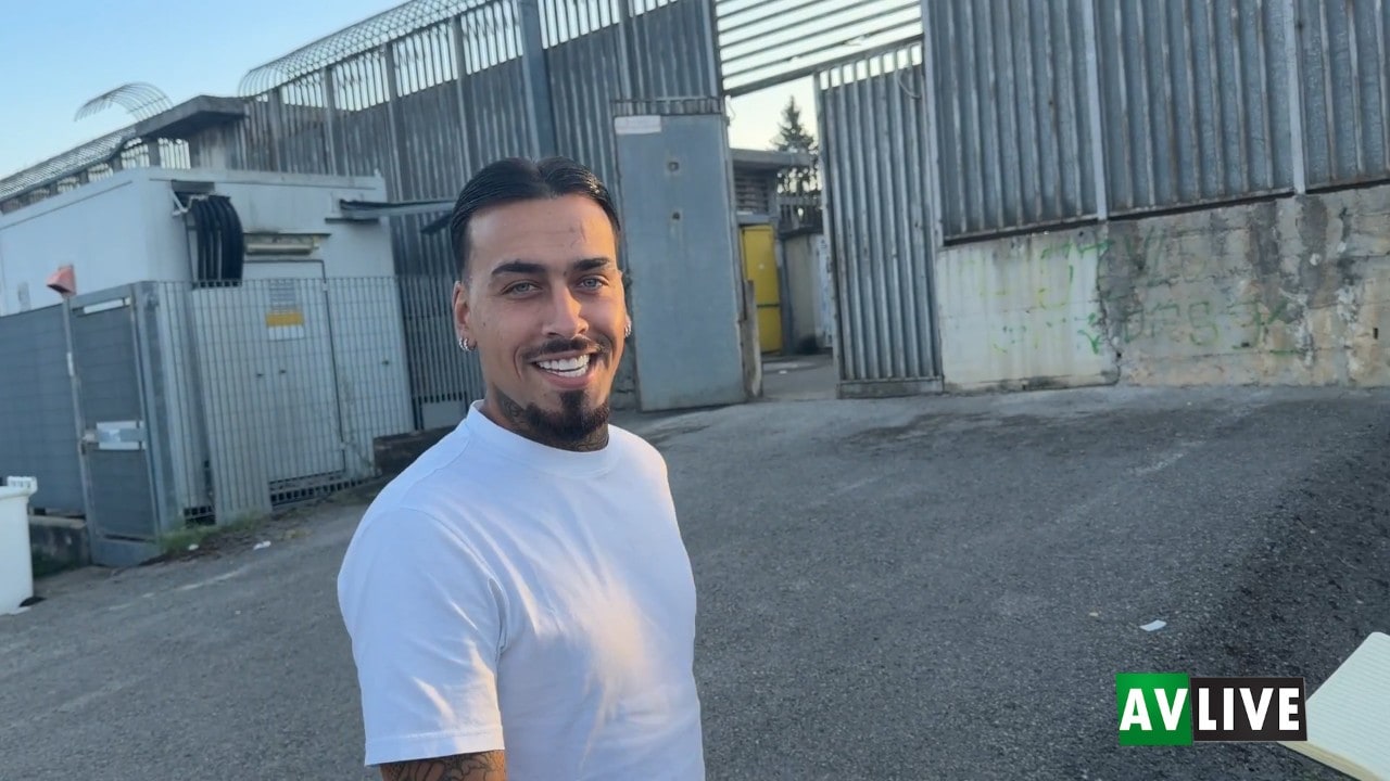 Adamo &egrave; arrivato al "Partenio-Lombardi": il saluto ai tifosi