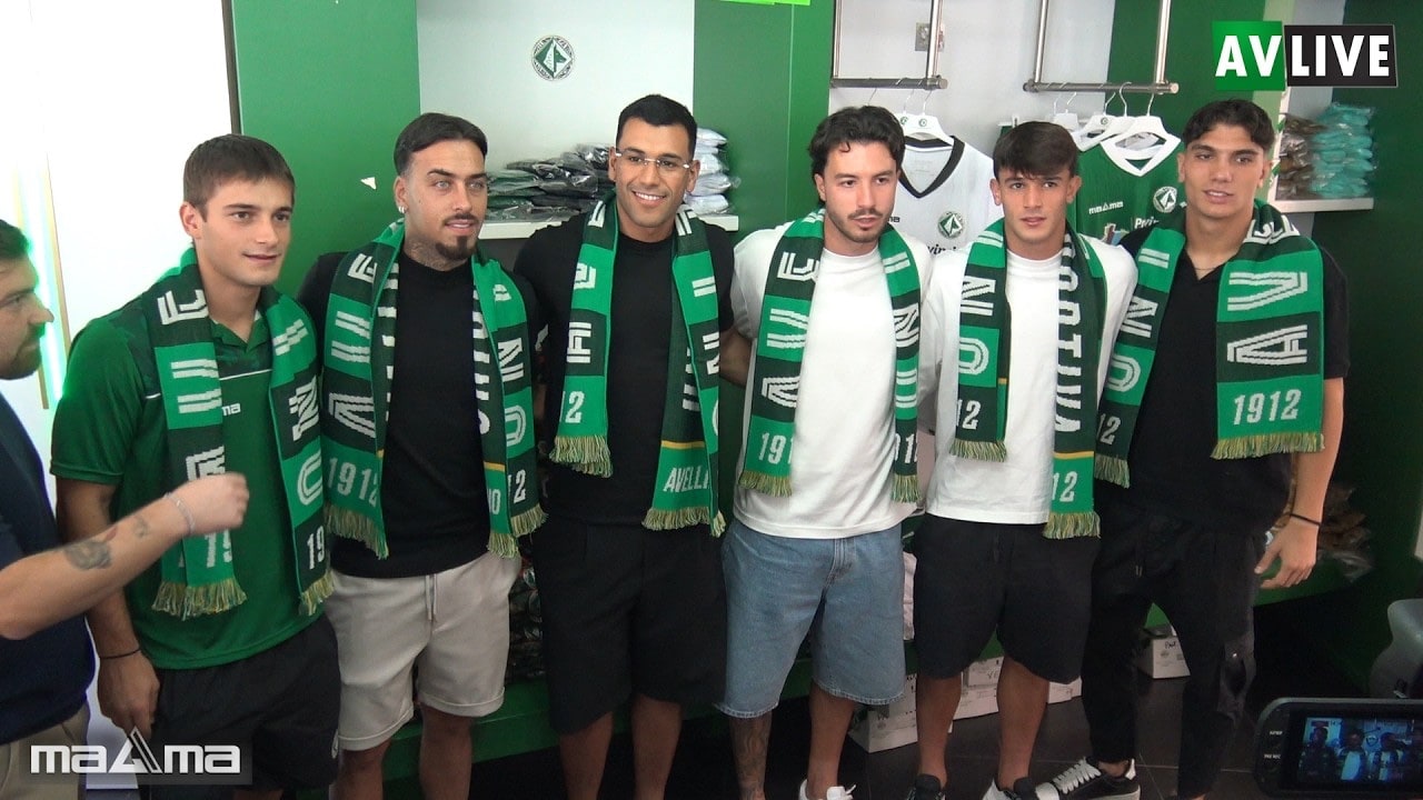 Avellino, gli ultimi acquisti si presentano allo Store ufficiale