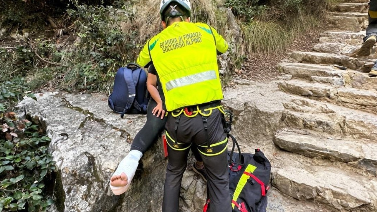 Agerola, turista salvata dal Soccorso Alpino della Guardia di Finanza di Sant’Angelo dei Lombardi