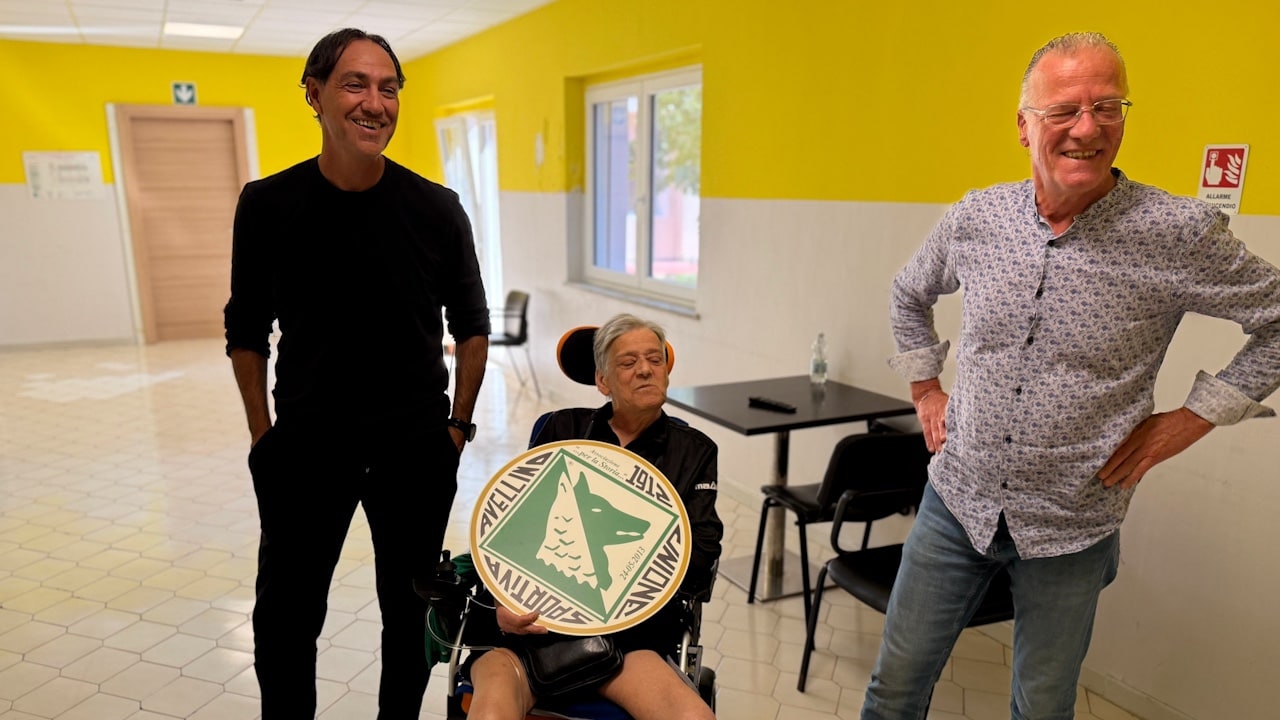 Visita e regali speciali per Generoso Tedesco, tifoso dell'Avellino affetto da Sla