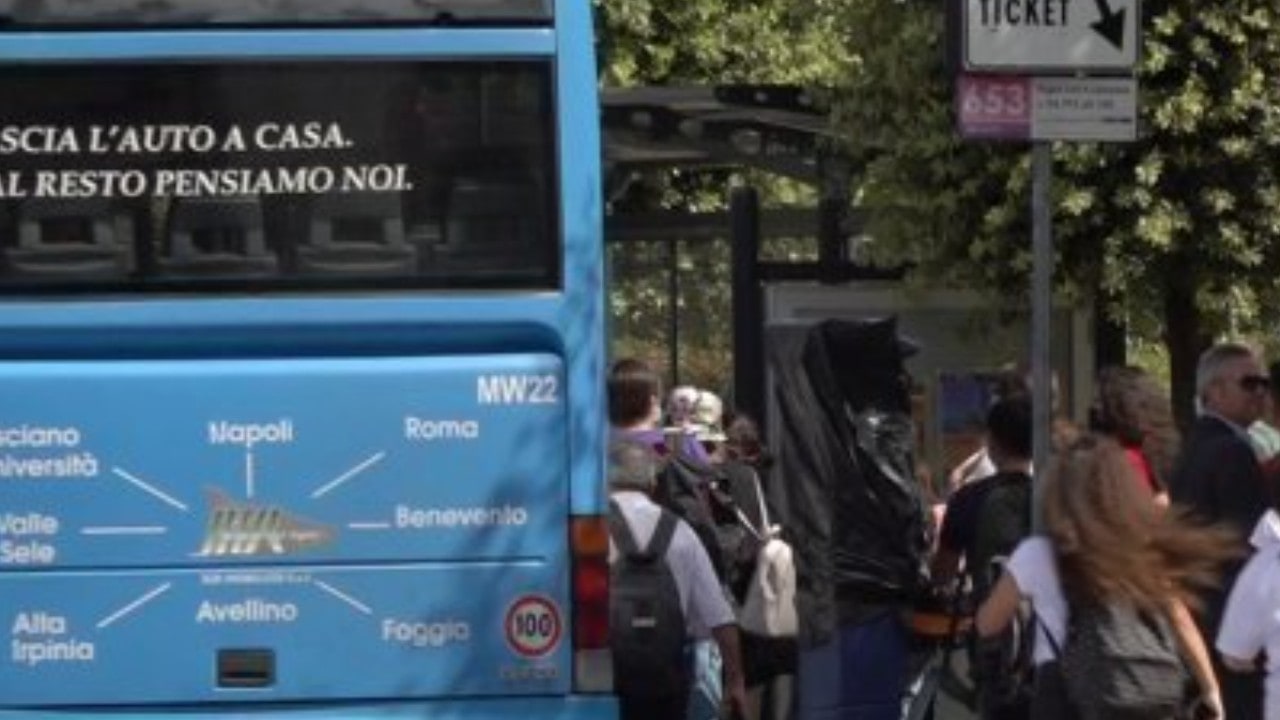 Monteforte Irpino, autobus per Avellino gi&agrave; pieni al mattino: la consigliera Rosa De Sapio chiede chiarimenti
