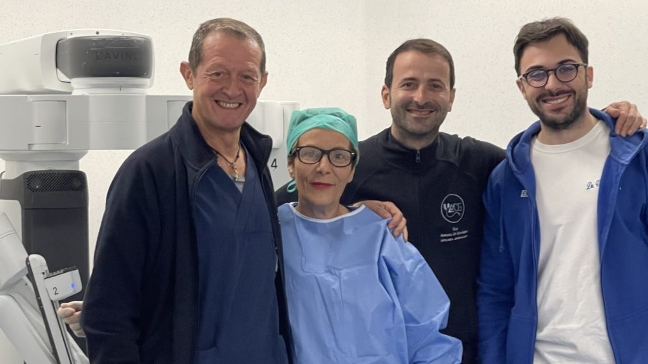 Avellino, due tumori asportati in blocco in un'unica seduta operatoria robot-assistita al "Moscati"