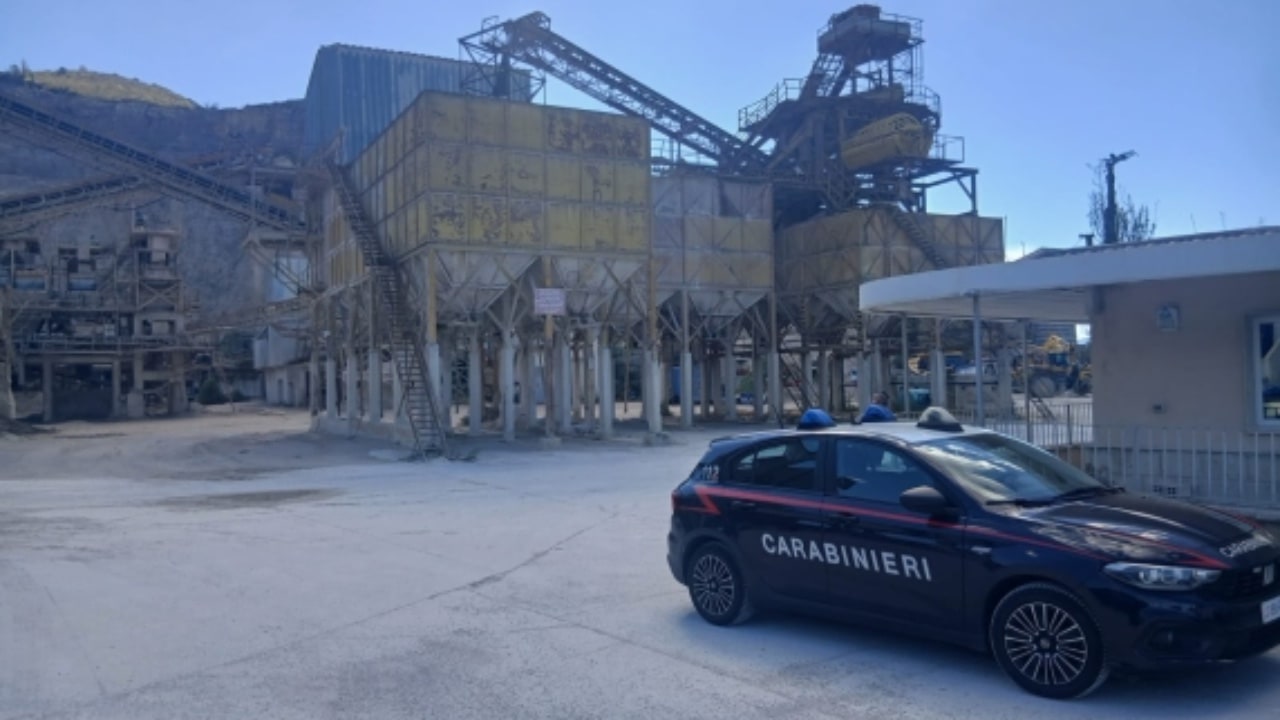 Casamarciano, l'estrazione continuava nonostante l'interdittiva antimafia: sequestrata una cava