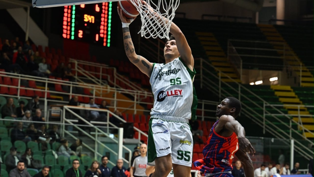 Pokerissimo dell'Halley Campania Avellino Basket: Montecatini piegata per 85-74