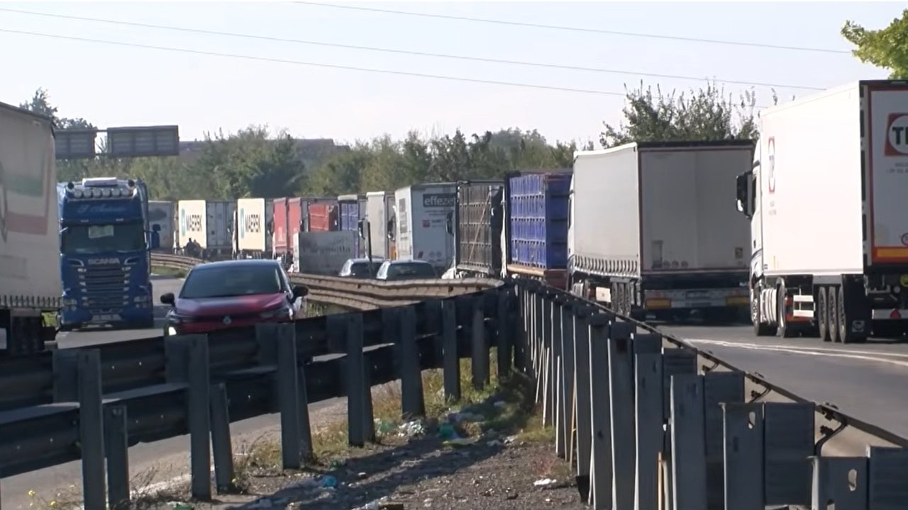 Rimossi i blocchi dell&rsquo;autotrasporto, la circolazione torna regolare in Irpinia